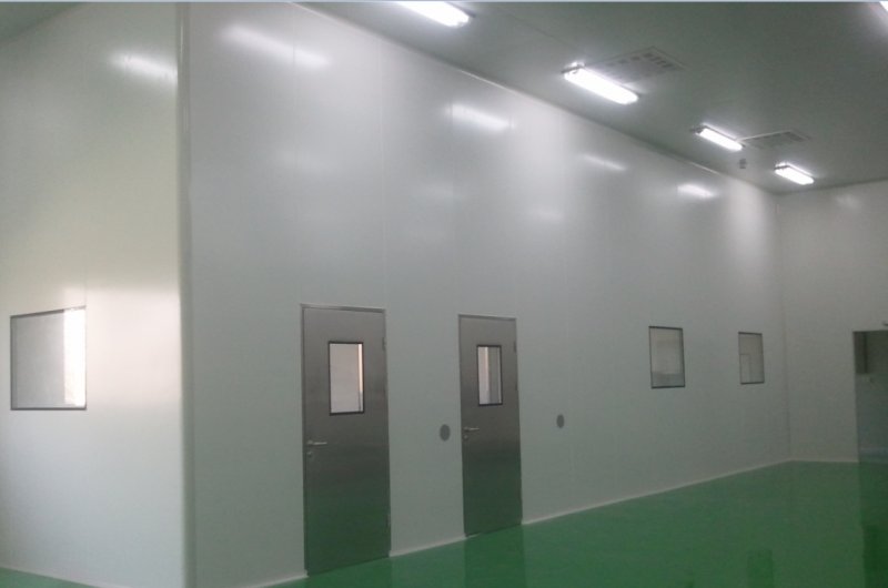 手工彩鋼板配套鋼制門窗施工案例